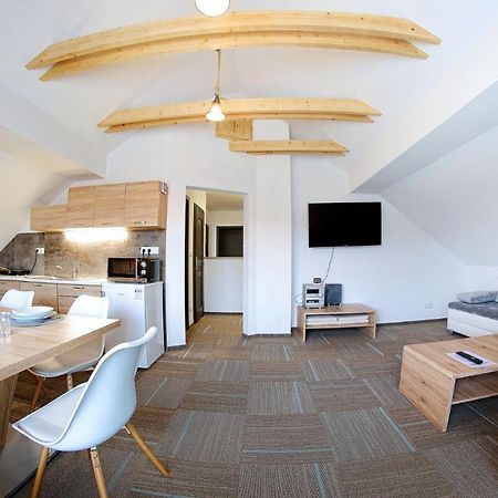 Apartmany Za Rohom Липтовски-Микулаш Экстерьер фото