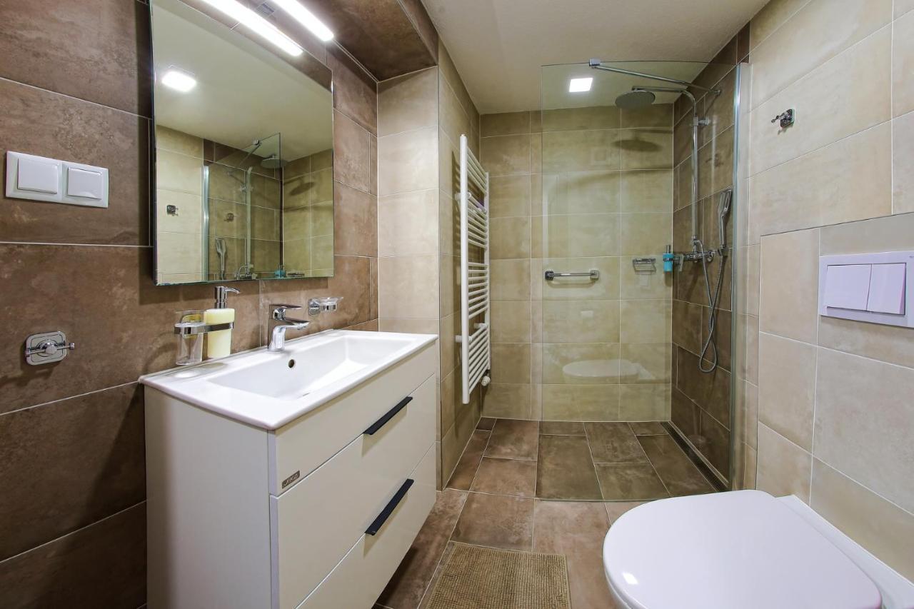Apartmany Za Rohom Липтовски-Микулаш Экстерьер фото