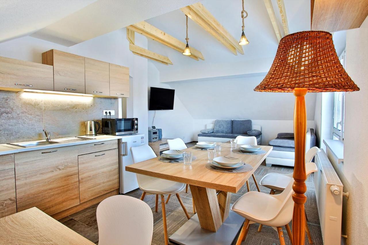 Apartmany Za Rohom Липтовски-Микулаш Экстерьер фото